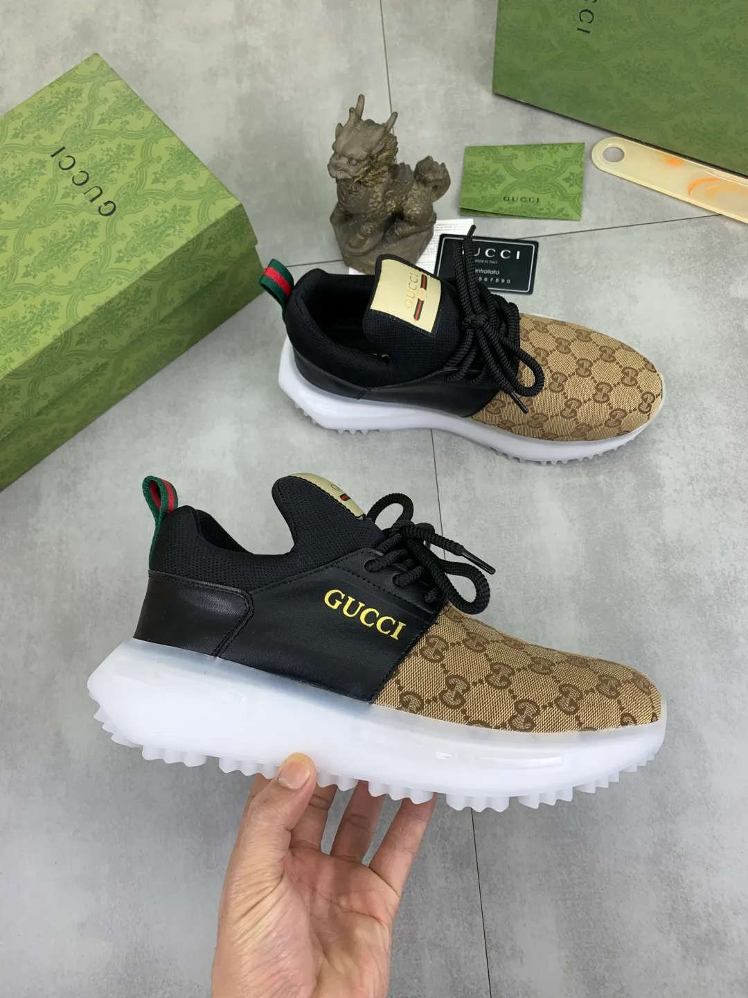 Men's shoes 💰P460💰[New style]🆘 Gucci [GUCCI] classic fashion high-top men's shoes, synchronized with counters, exquisite workmanship, exquisite color matching, the upper is made of original soft double G calfskin Gucci webbing ➕ first-layer pigskin lining ➕ pigskin feet The lasts made according to the original version are quite attractive both on the foot and in the placement. There is no need to explain the good style, the workmanship is superior, quality determines everything, absolutely versatile, code number: 38-44, 2️⃣colors🉑️ to choose from